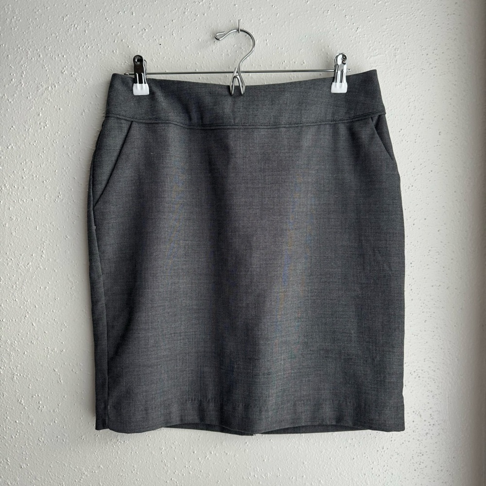 H&M Classic Gray Pencil Skirt – Size 10